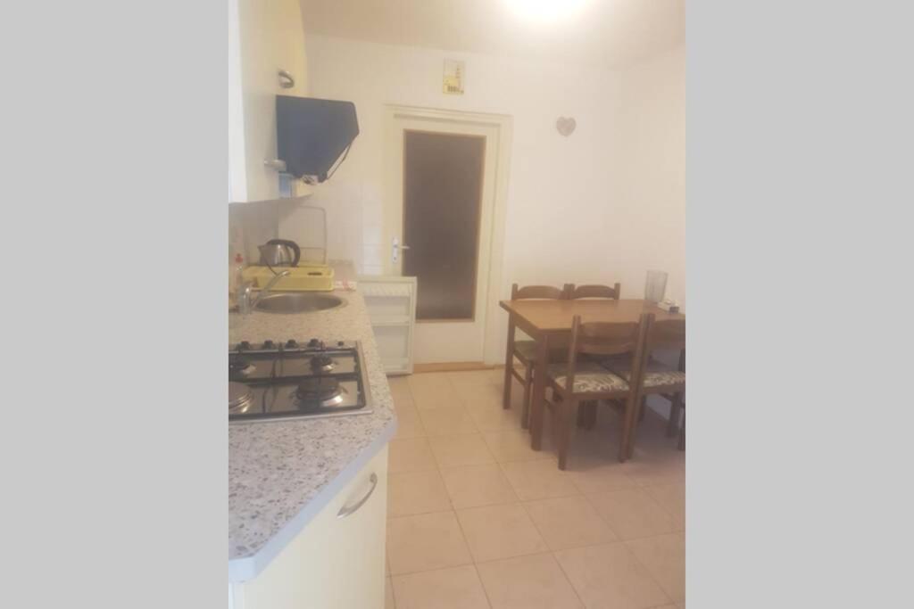 Apartman Nela Brela Εξωτερικό φωτογραφία